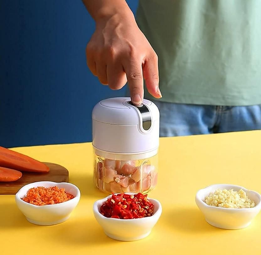 Mini Electric Garlic & Meat Chopper – Compact, Powerful & Time-Saving Food Prep Essential