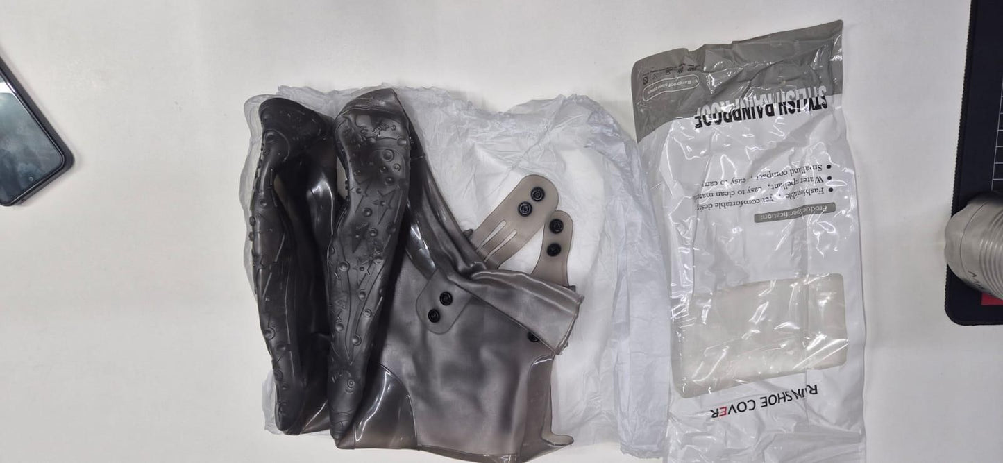 All-Weather Waterproof Rain Shoe Covers – Durable Silicone with Secure Button Closure (Adjustable Fit)