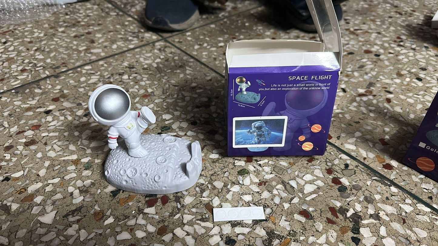 Nordic Style Astronaut Phone Stand – A Unique & Stylish Companion for Your Device