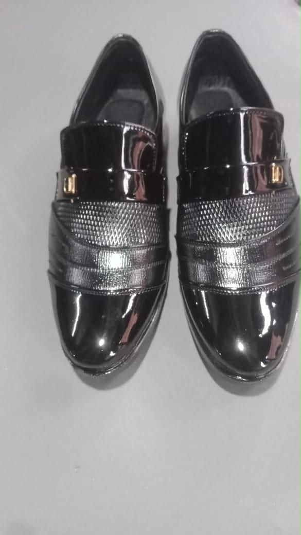 ๐๐๐ง'๐ฌ ๐๐ฅ๐๐ ๐๐ง๐ญ ๐๐ฅ๐ข๐ฉ-๐๐ง ๐
๐จ๐ซ๐ฆ๐๐ฅ ๐๐ก๐จ๐๐ฌ โ ๐๐ญ๐ฒ๐ฅ๐ ๐๐๐๐ญ๐ฌ ๐๐จ๐ฆ๐๐จ๐ซ๐ญ