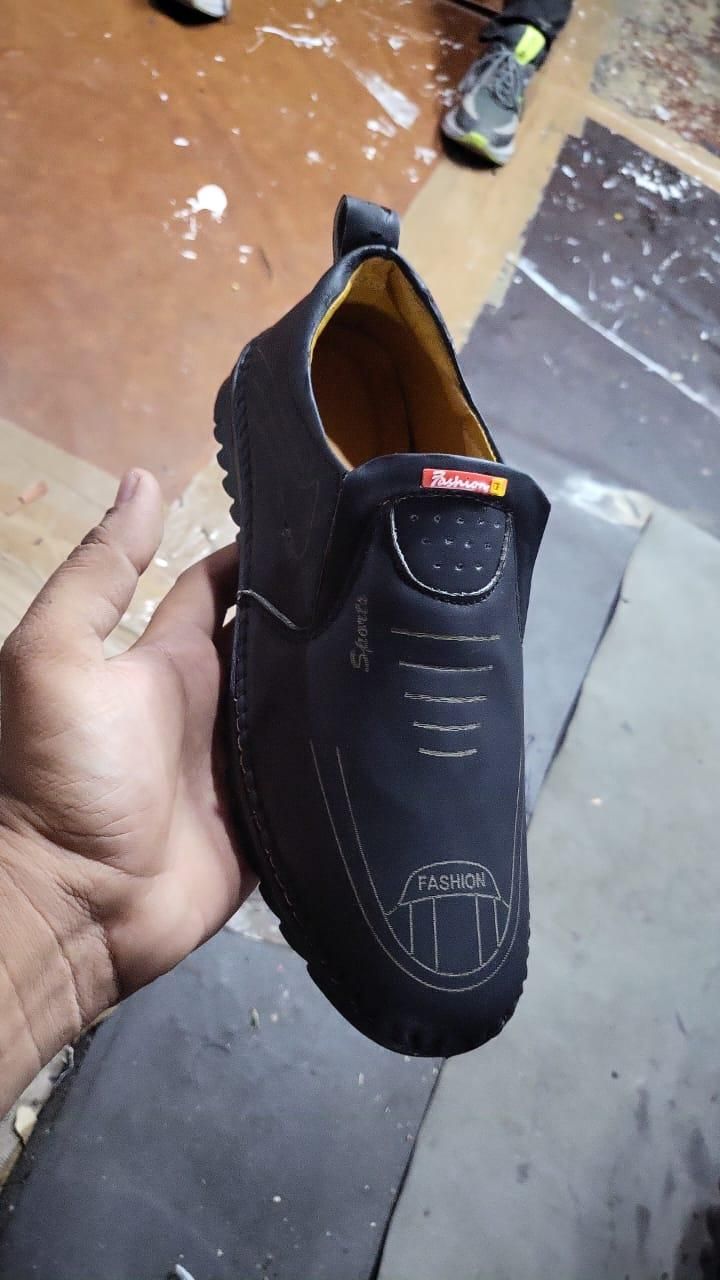 Men’s Ultra-Comfort Soft Leather Casual Shoes – Effortless Style in Every Step (Black, Slip-On)