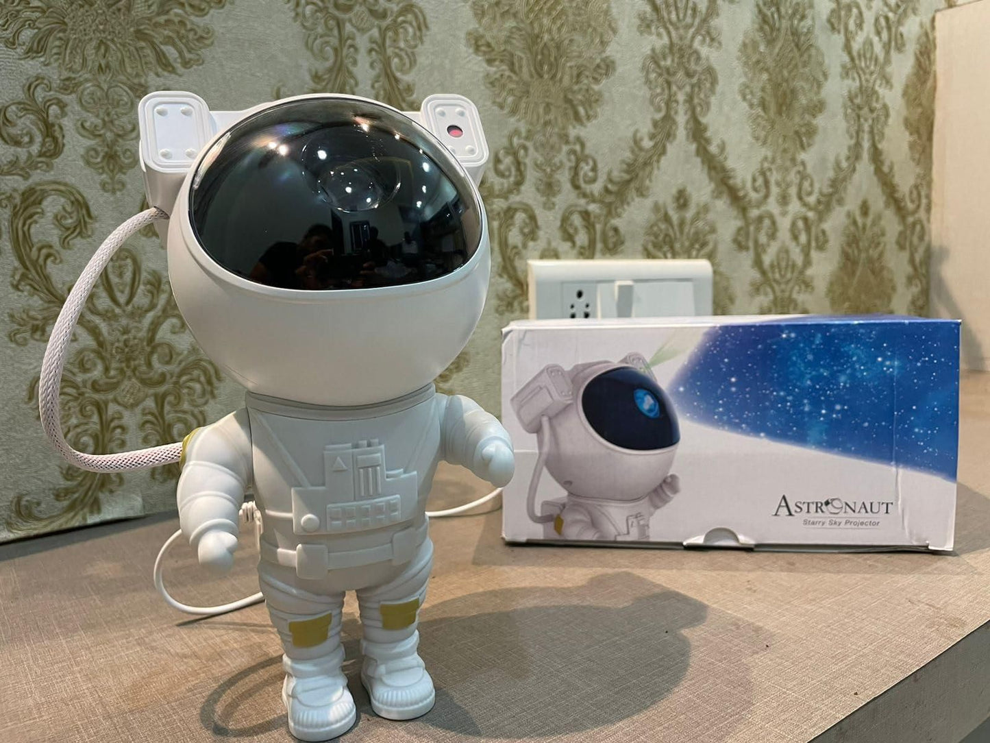 Astronaut Galaxy Projector - 360° Magnetic Head Rotation, Remote Control
