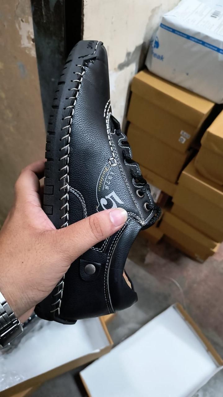 Men’s Casual Black Leather Shoes – Lightweight & Stylish